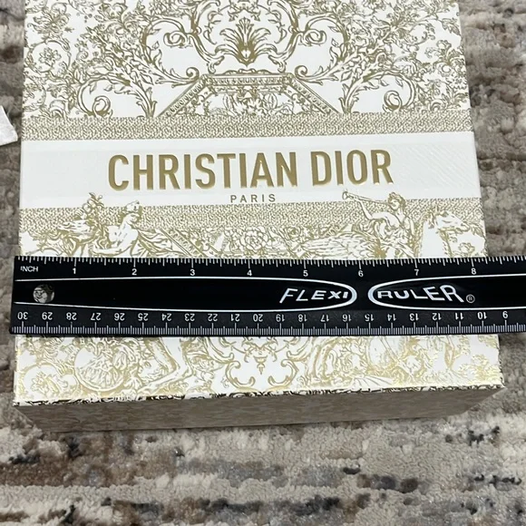 Christian Dior Paris gift box - Picture 5 of 7